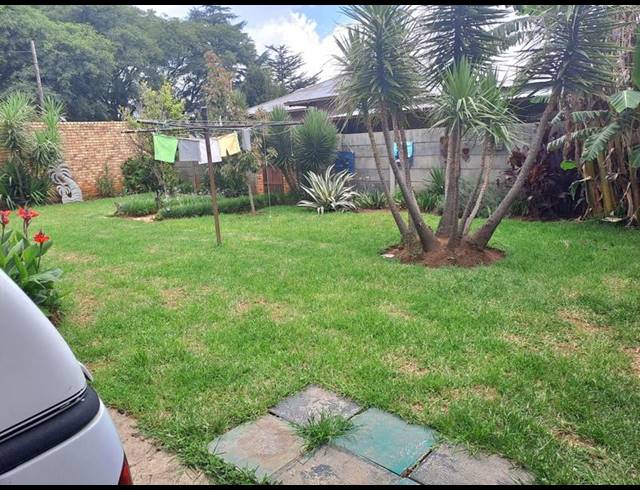 4 BEDROOM HOUSE FOR SALE IN KEMPTON PARK
